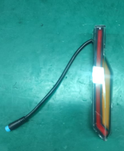 [rear-light-right-im-p6] Luz trasera derecha Inmotion P6